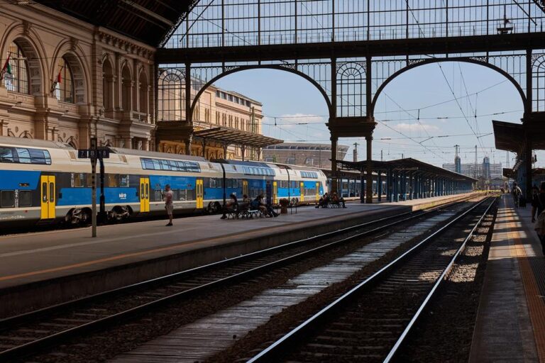 布达佩斯凯莱蒂火车站。来源：depositphotos.com