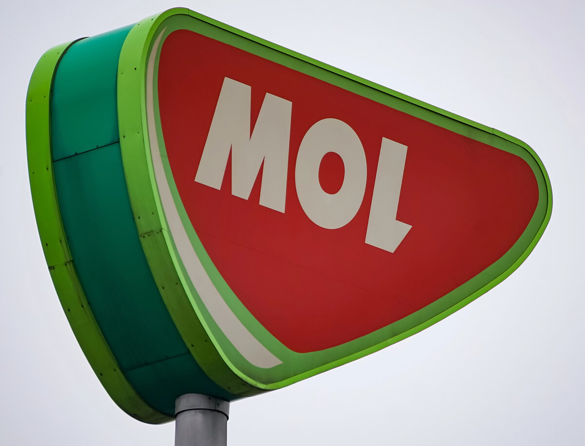 MOL