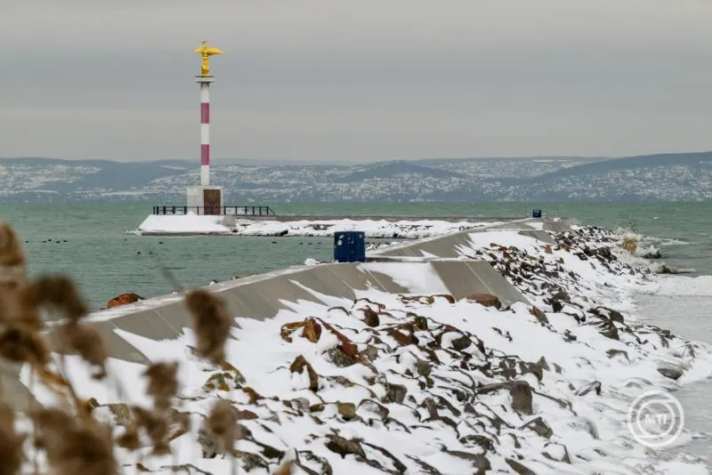 Balaton Snow
