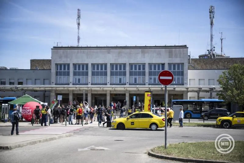 Traffic Heavy At Budapest Airport