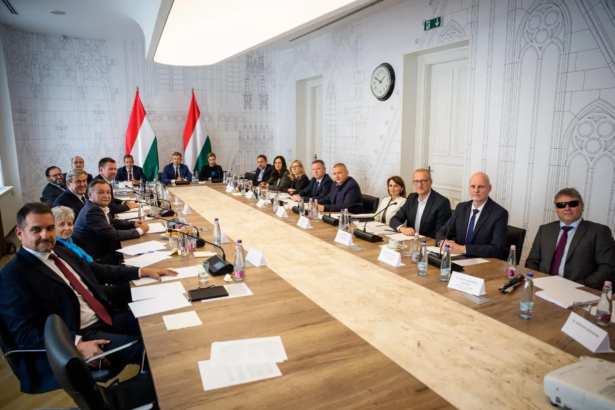 Magyar Government Takes Up New FX Loan