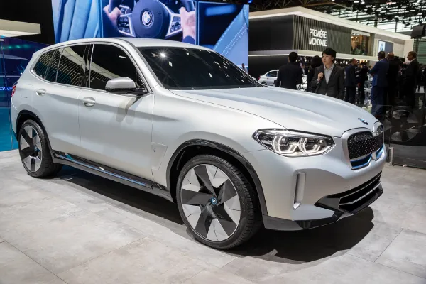 BMW IX