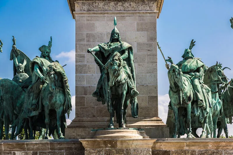 Heroes Square Budapest Statues
