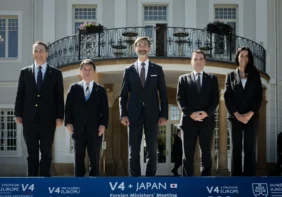 V Japan X