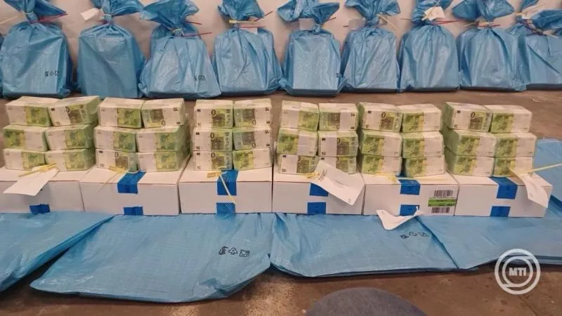 NAV Ukrainian Cash And Gold