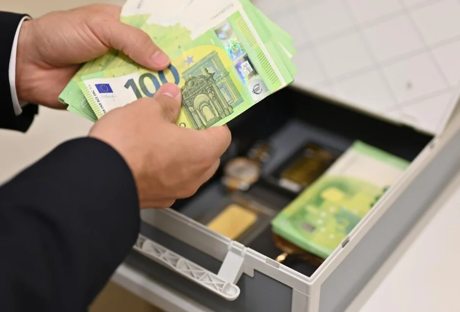 Euro Forint Exchange