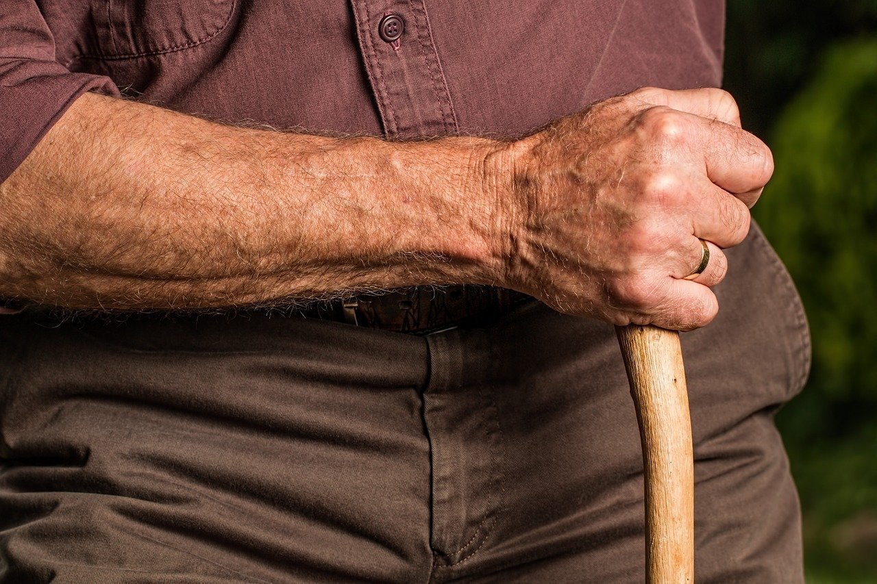 hand hand-retirement