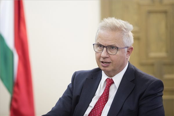 وزير العدل المجري trocsanyi