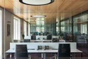 év irodája különdíj