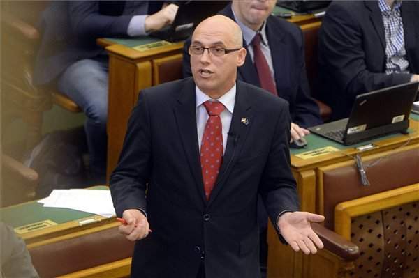 tóbiás-socialists-hungary