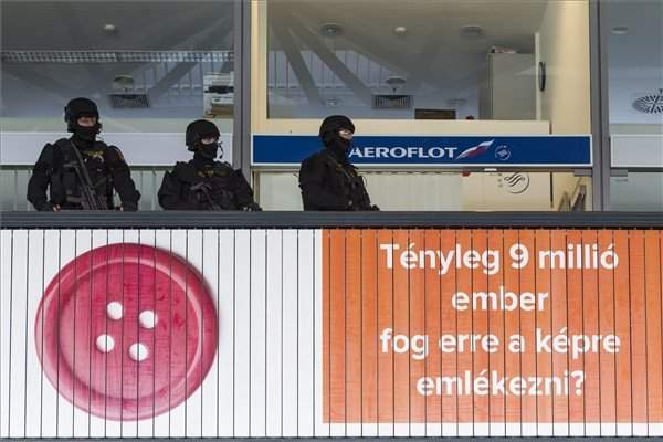 terrorism-budapest-police-tek-airport-3