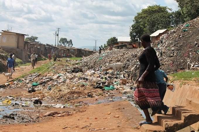 Ismét tudtak nagyot tenni! c. cikk A szemétdombra épült kampalai nyomortelep