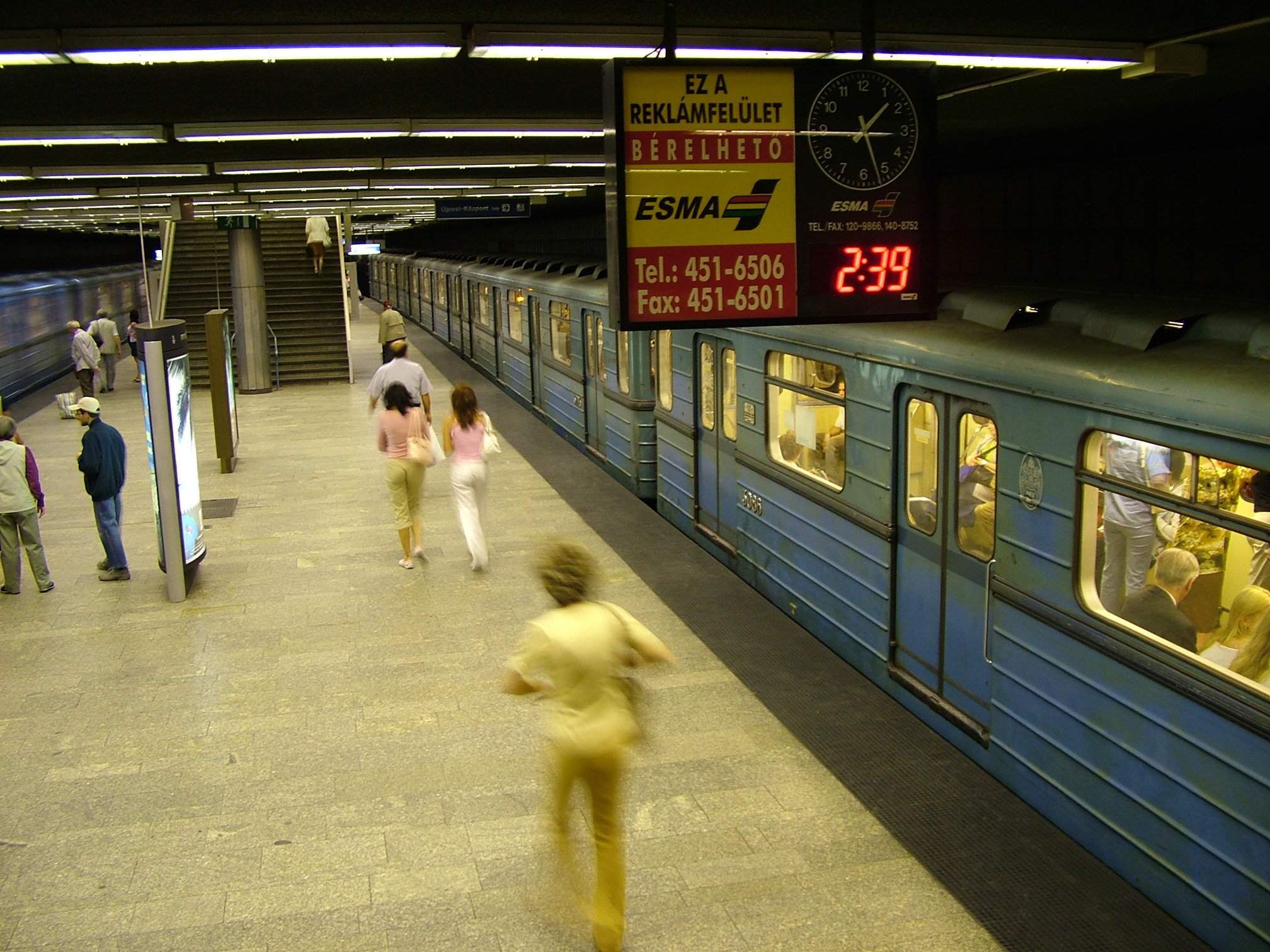 Lehel_tér,_Budapest_metro_M3
