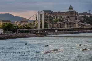 La regata Dunai egyetemi evezõsverseny Budapesten