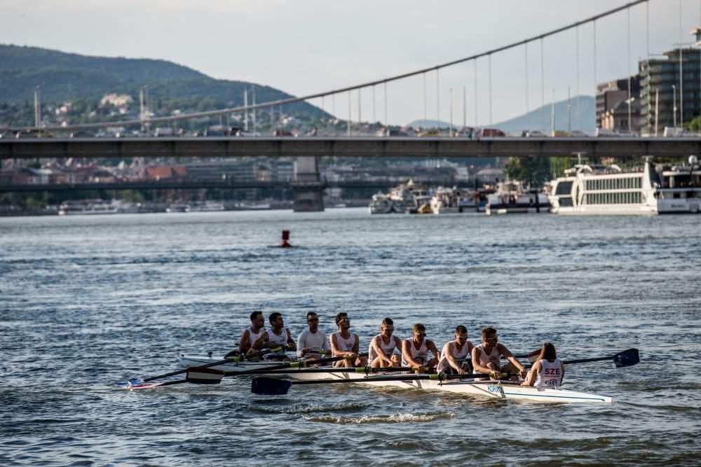 Dunai Regatta egyetemi evezõsverseny Budapesten