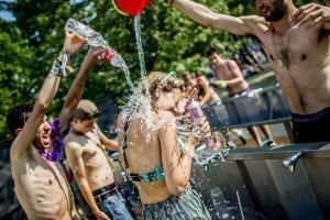 Festivals Wasser überleben