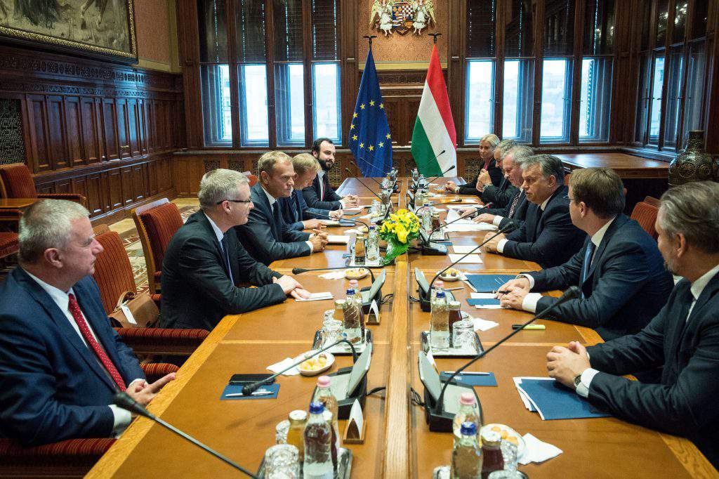 TUSK, Donald; Orbán Viktor; gottfried peter