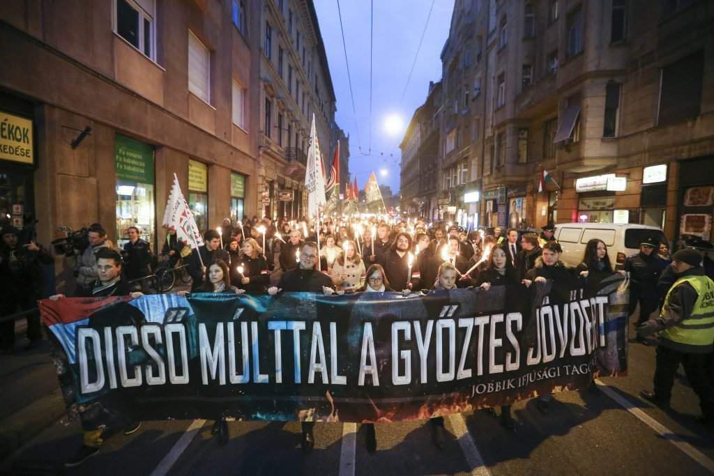 Marche aux flambeaux - Division jeunesse du Jobbik (Jobbik IT), photo : MTI