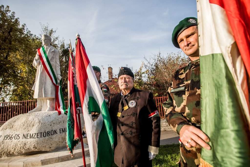 1956 - Felavatták az ország elsõ nemzetõr szobrát Budapesten