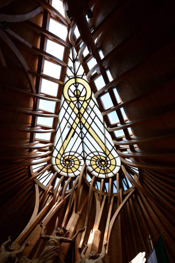 Makovecz paks belső2 wikicommons e1495719988705