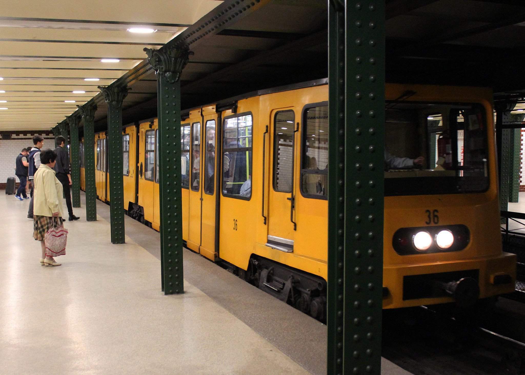 subway metro budapest