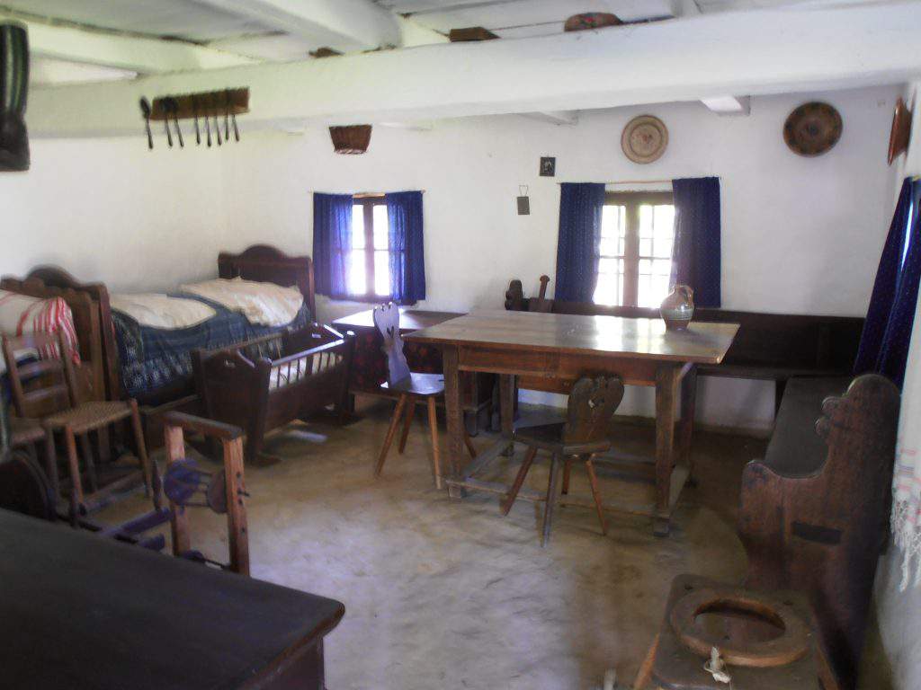 parasztház3 wikicommons