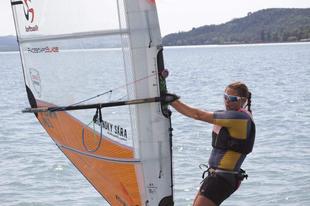 raceboard cholnoky sára