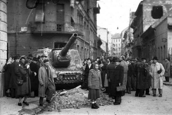 The victims of the 1956 revolution: half of them were under 30 – Daily ...