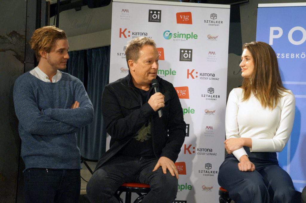 poket sajtótájékoztató