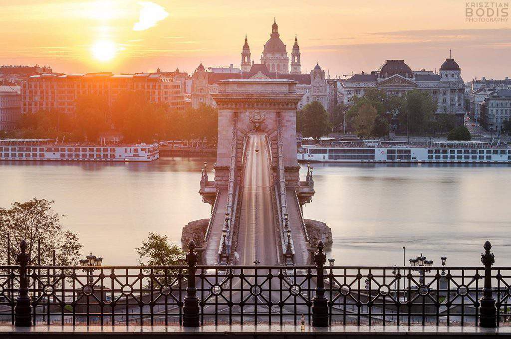 podul cu lanțuri din Budapesta