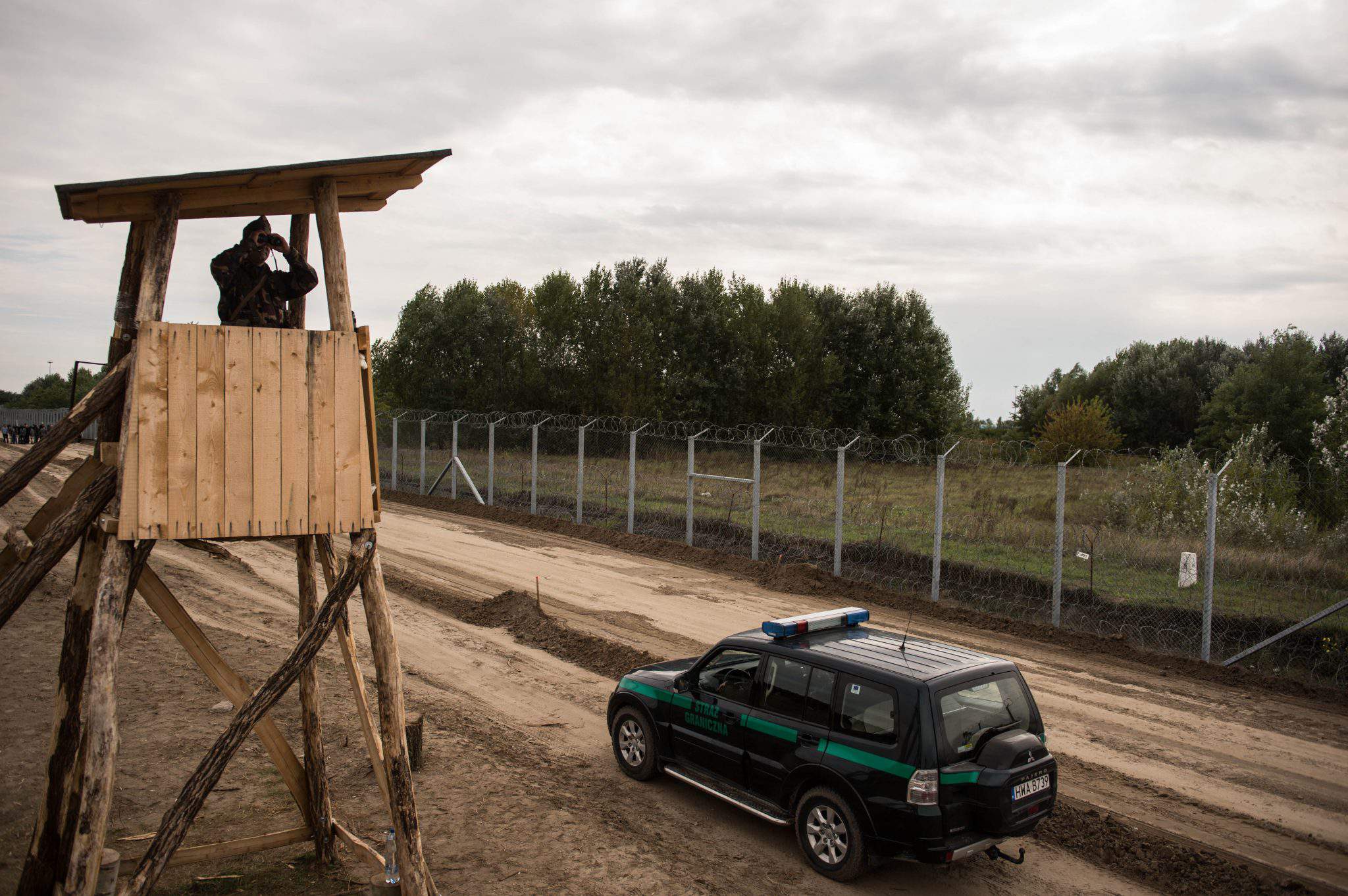migration - Hungary border fence army