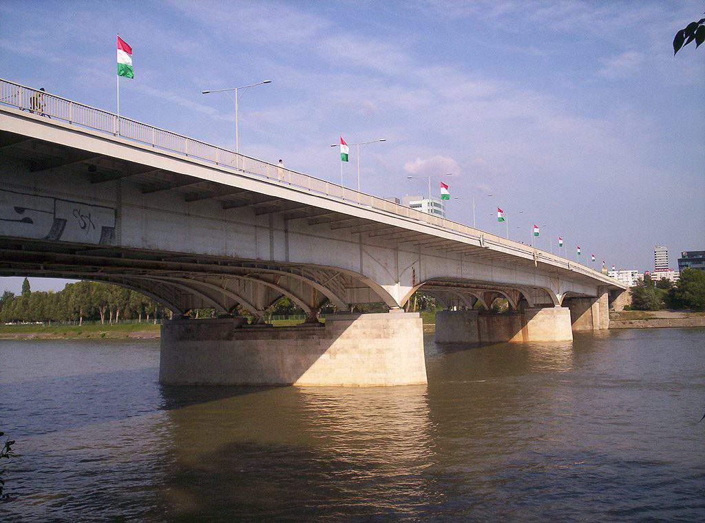 Árpád bridge híd