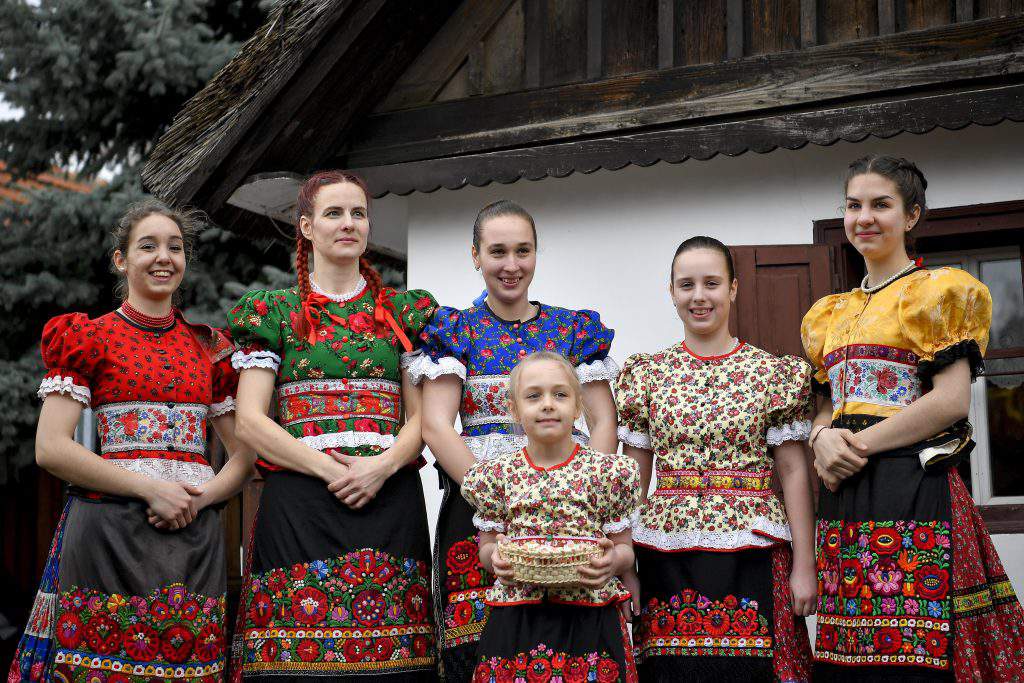 Mezõkövesd, Hongrie – Pâques traditionnelle, photo : MTI