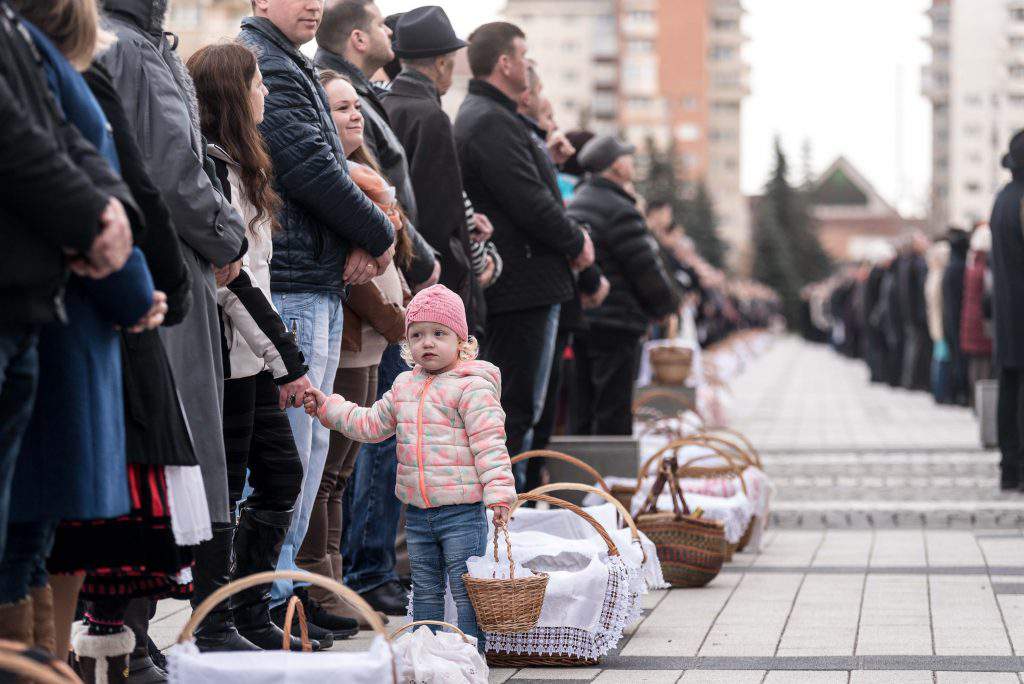 Csíkszereda, Ținutul Secuiesc – Sfințirea hranei, foto: MTI