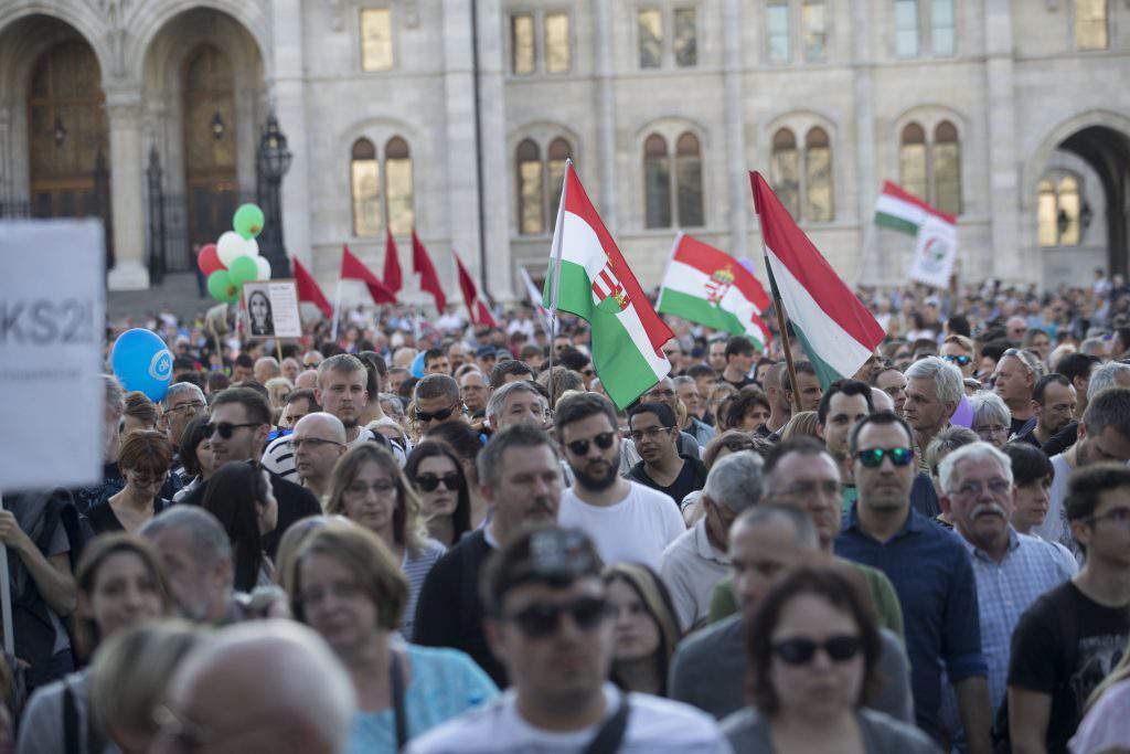 Demonstranti protestují za demokracii v Budapešti, foto: Balázs Béli