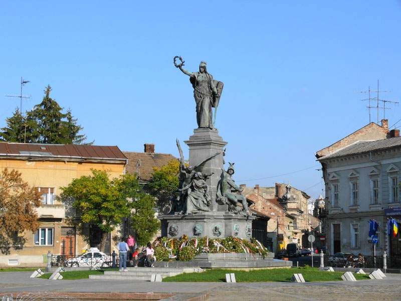 liberty monument arad