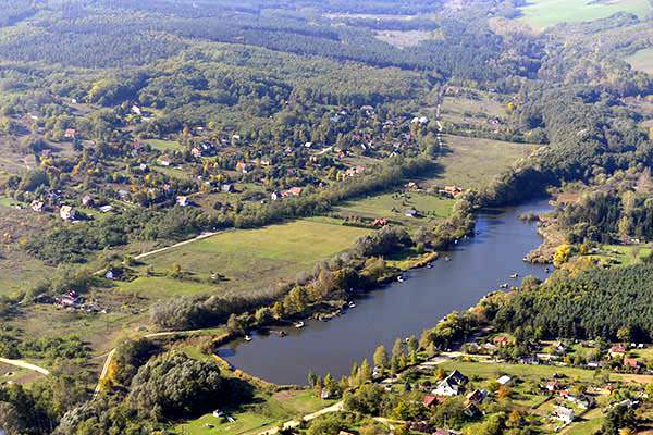Domonyvölgy lago tó agua naturaleza