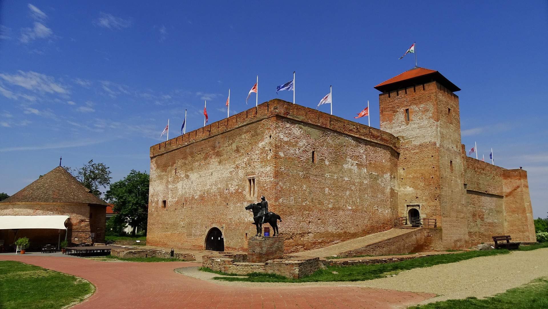 Castillo de Gyula y bastión Gyulai Vár