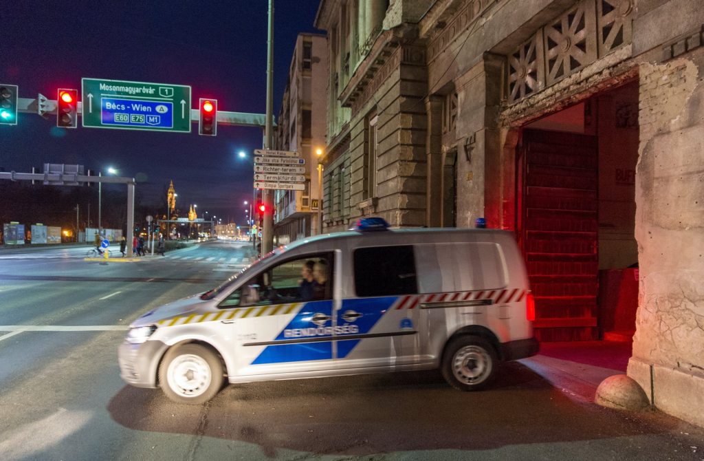Osmnáct maďarských policistů zatčeno za nedodržení svých povinností