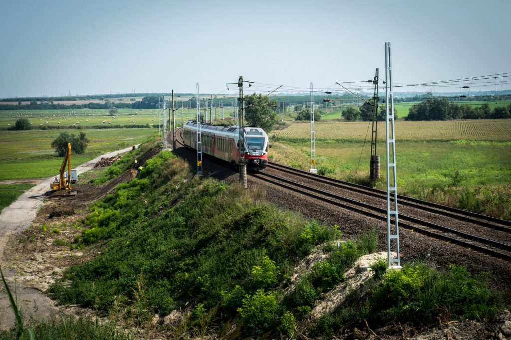 Hungary, MÁV, train, construction, railway