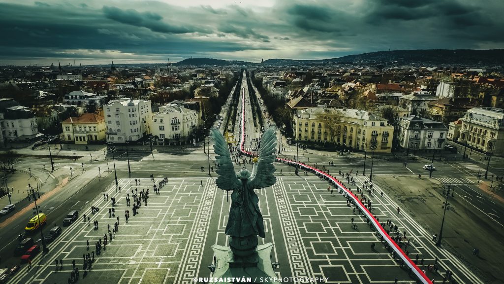 1,848-meter long Hungarian national flag in Budapest