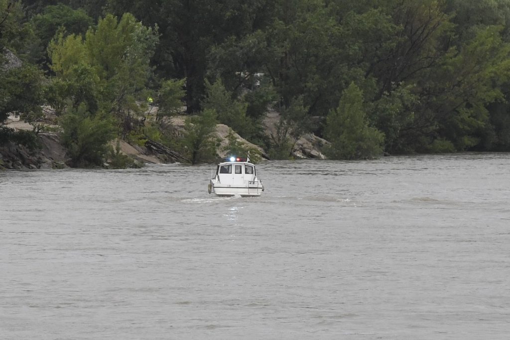 Tourist boat capsized in Budapest