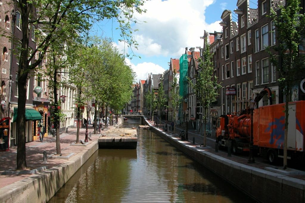 канал Амстердам