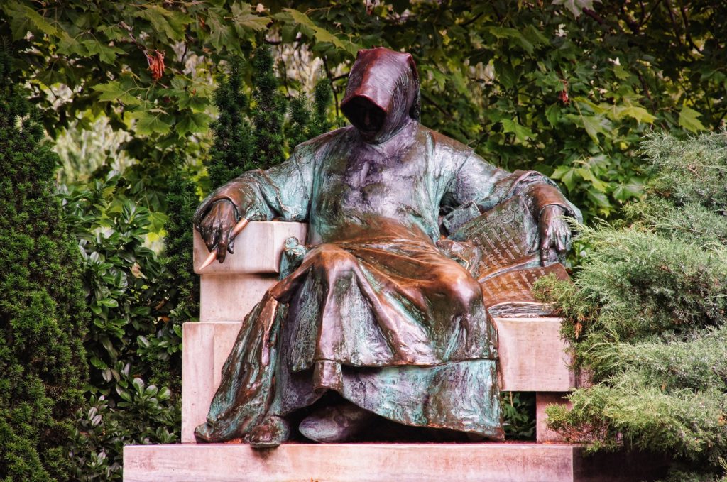 Anonymus, statue, Budapest