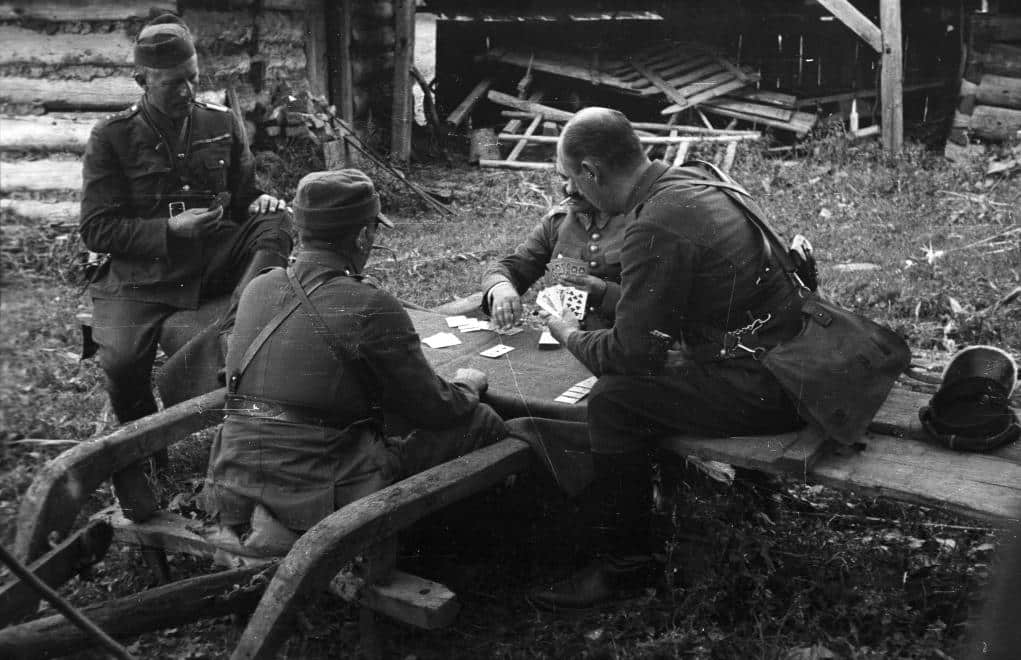 Polish soldiers playing cards