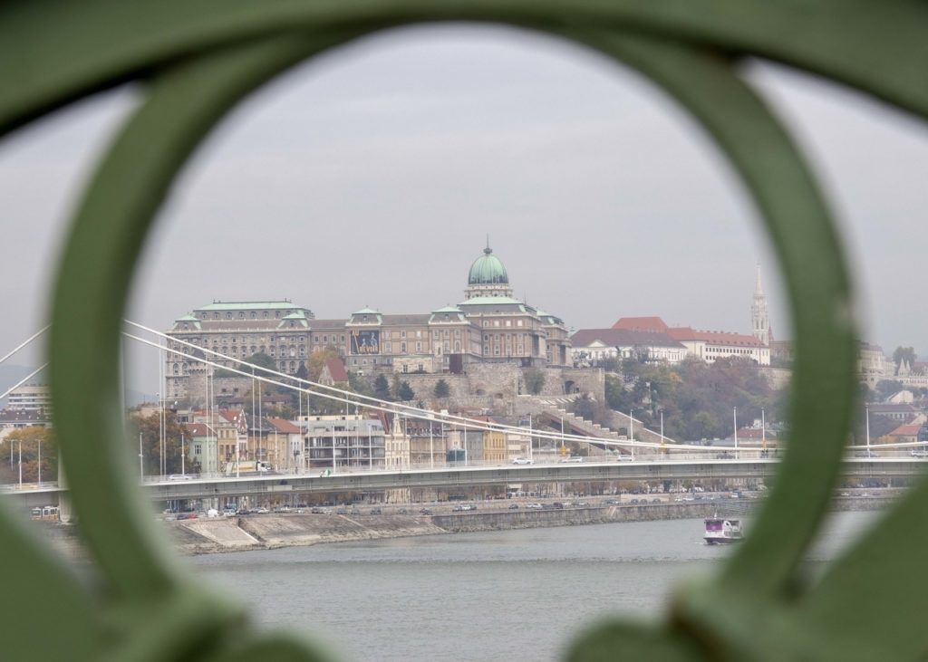 Budapest Buda castle Hungary Danube autumn Kató Alpár Daily News Hungary