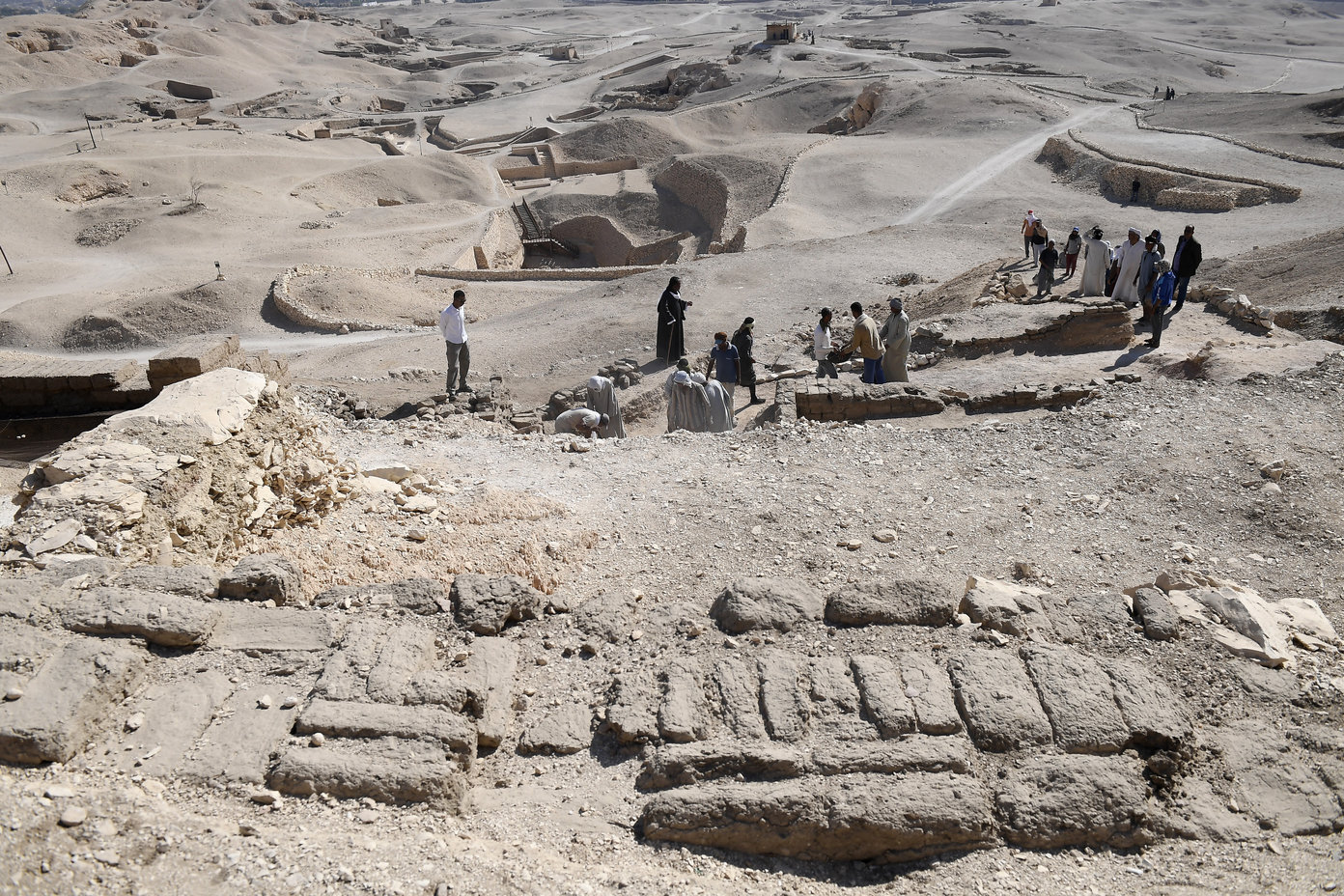 hungarian archaeologists in egypt