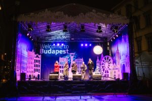 Budapest, Vörösmarty Square, Christmas, market, music