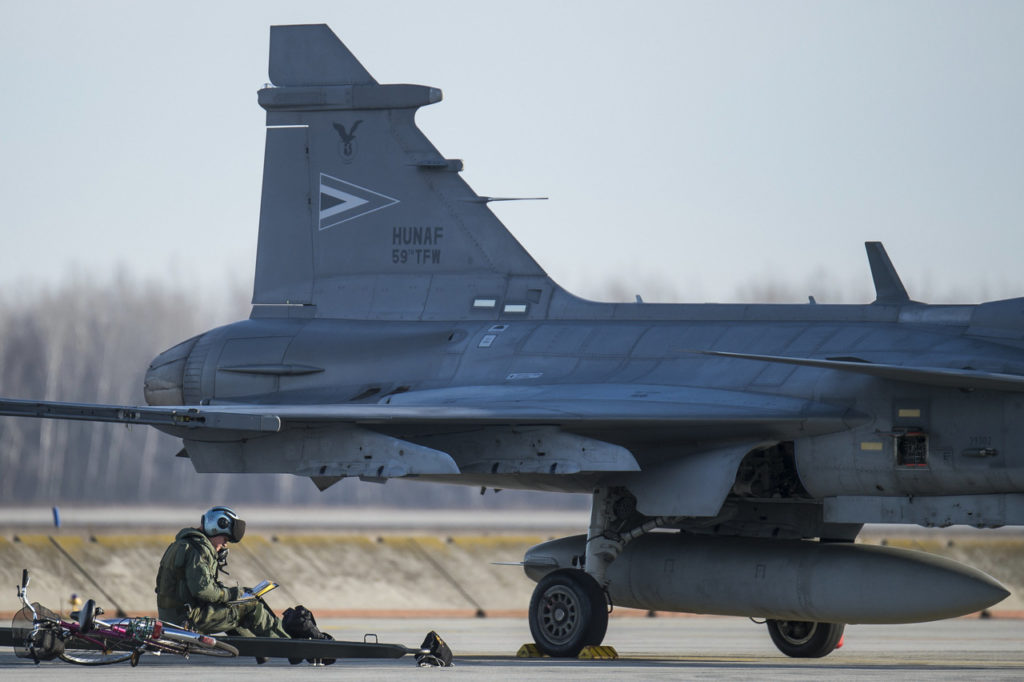 Двенадцать истребителей Gripen ВВС Венгрии вернулись на авиабазу Кечкемет