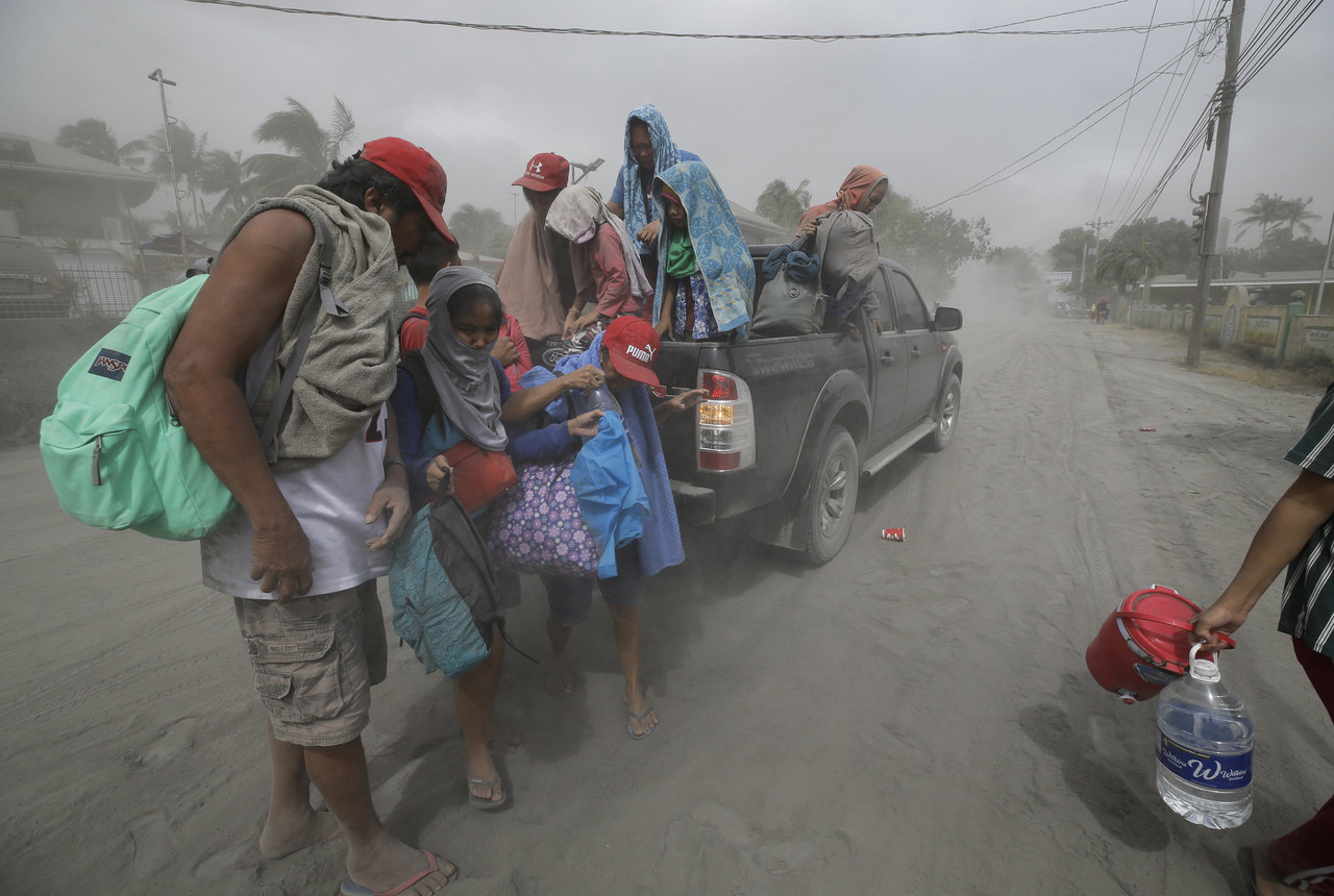 Thousands evacuated as Philippine volcano threatens big eruption